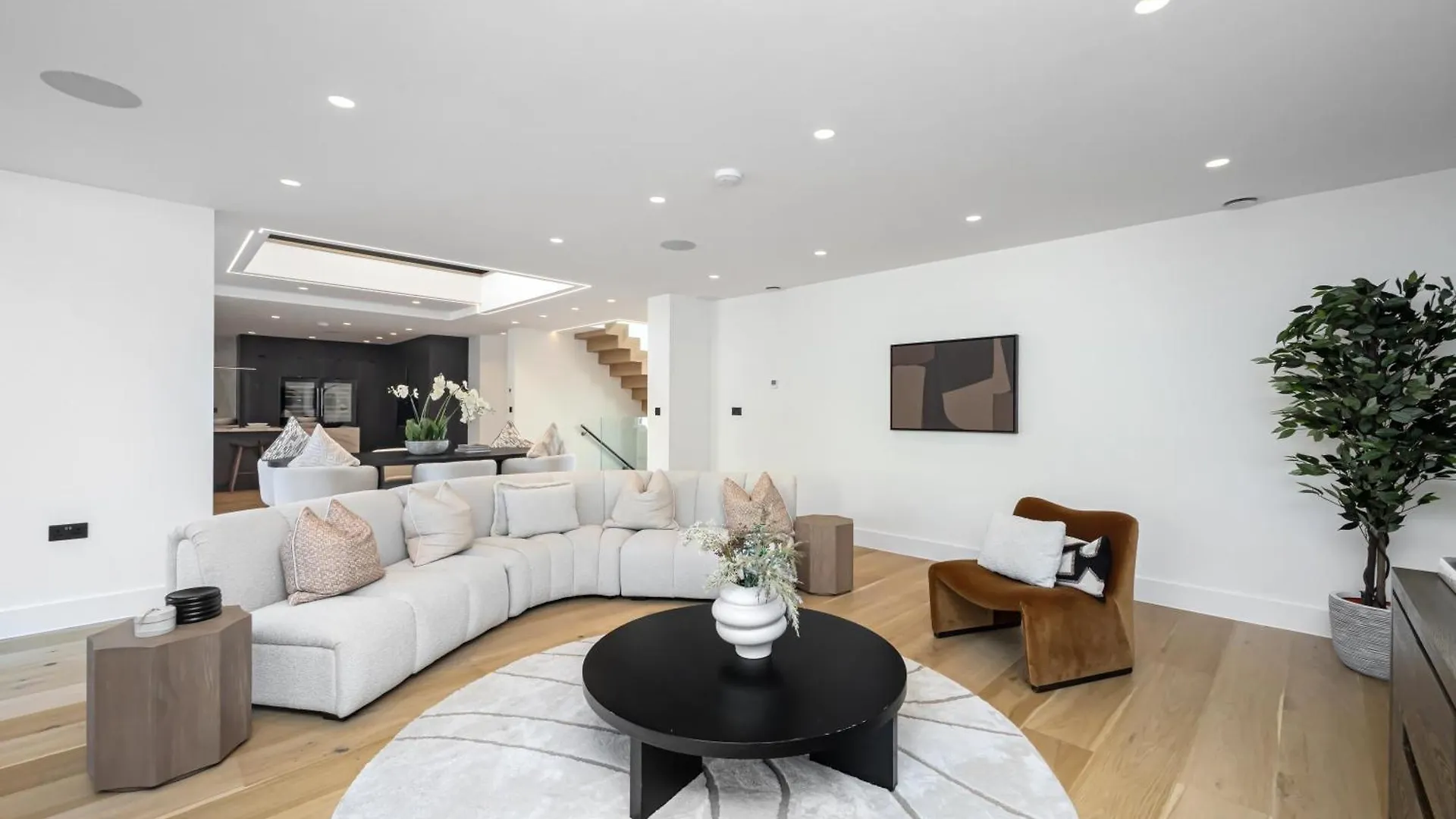 Luxe Retreat 5-Bedroom Designer Home Pool & Cinema Brighton