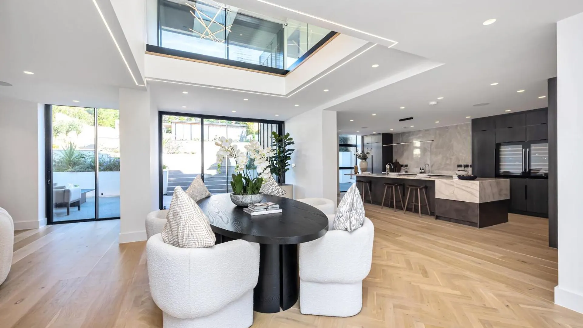 Luxe Retreat 5-Bedroom Designer Home Pool & Cinema Brighton 0*,  United Kingdom