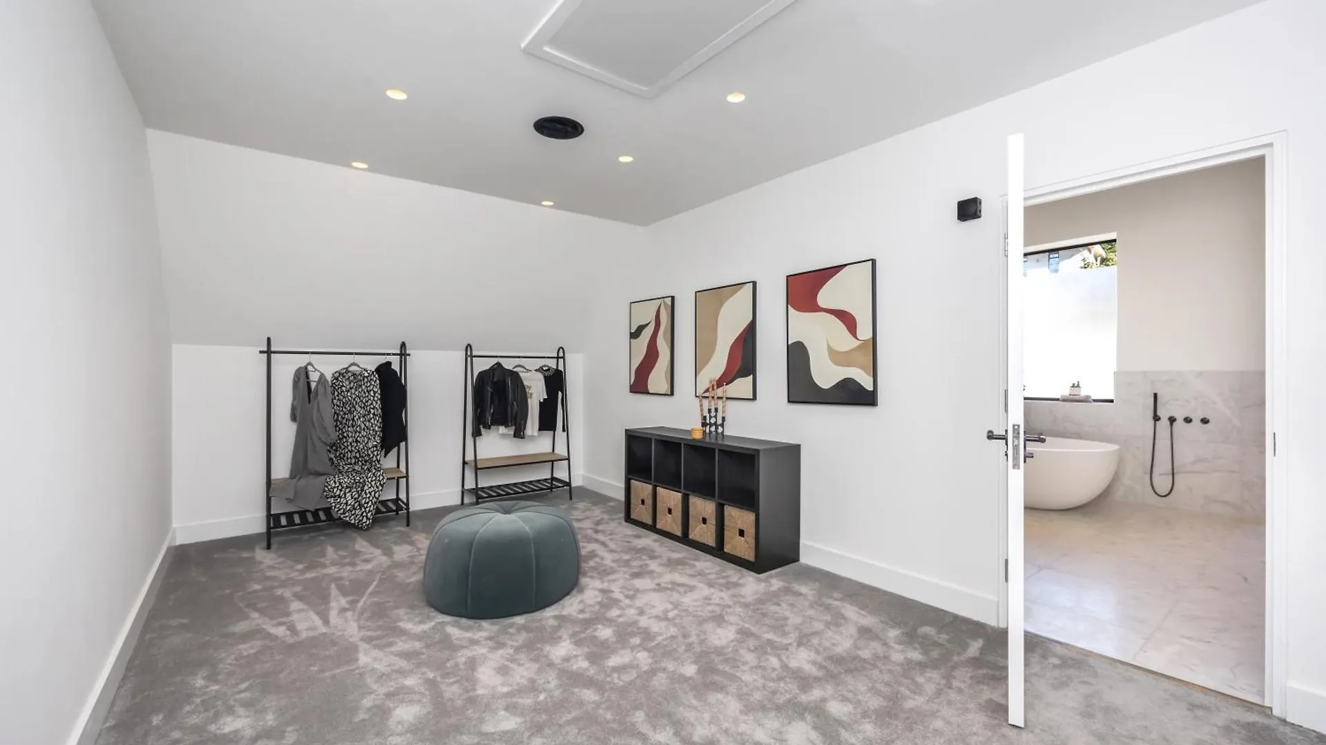 Luxe Retreat 5-Bedroom Designer Home Pool & Cinema Brighton