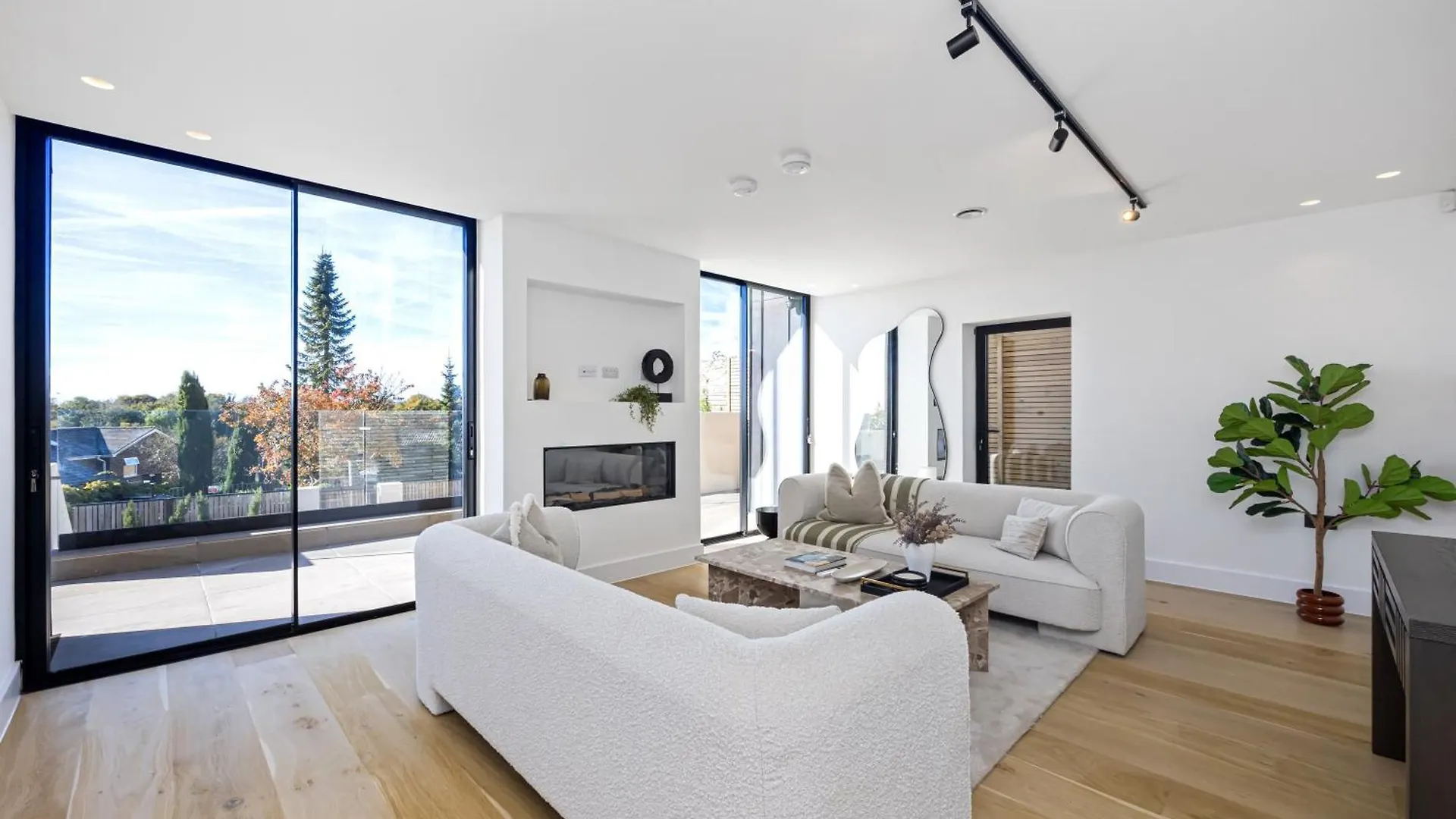 Villa Luxe Retreat 5-Bedroom Designer Home Pool & Cinema Brighton