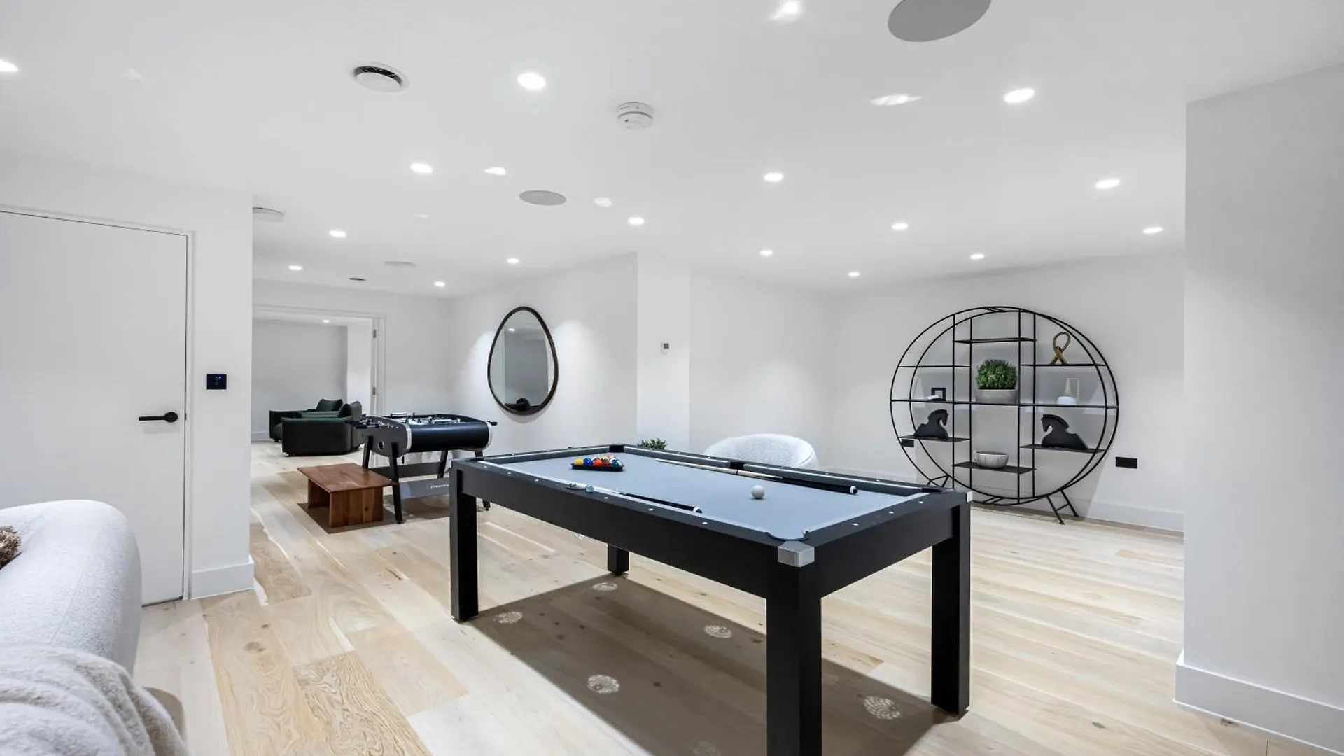 Luxe Retreat 5-Bedroom Designer Home Pool & Cinema Brighton 0*,  United Kingdom