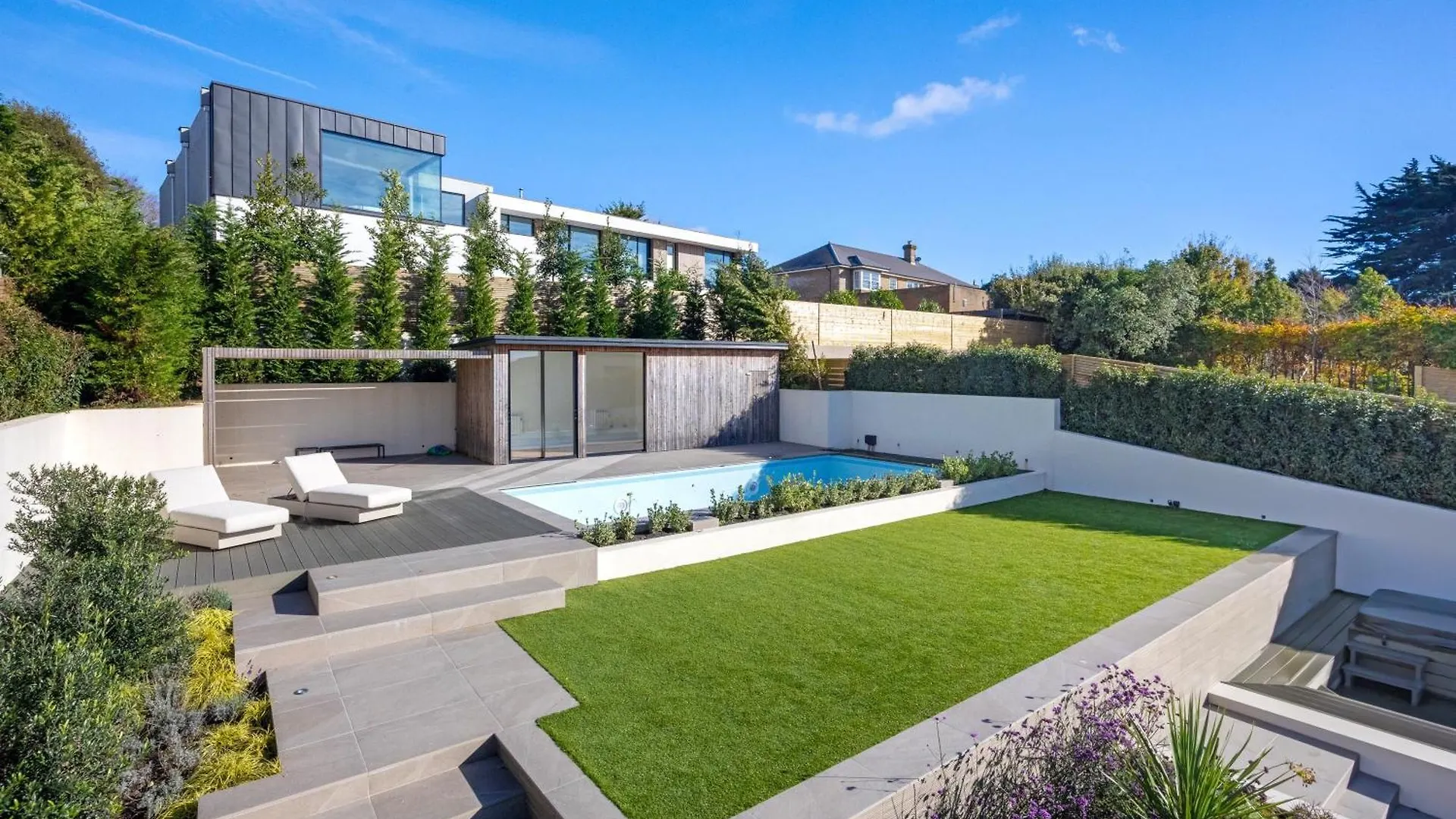Villa Luxe Retreat 5-Bedroom Designer Home Pool & Cinema Brighton