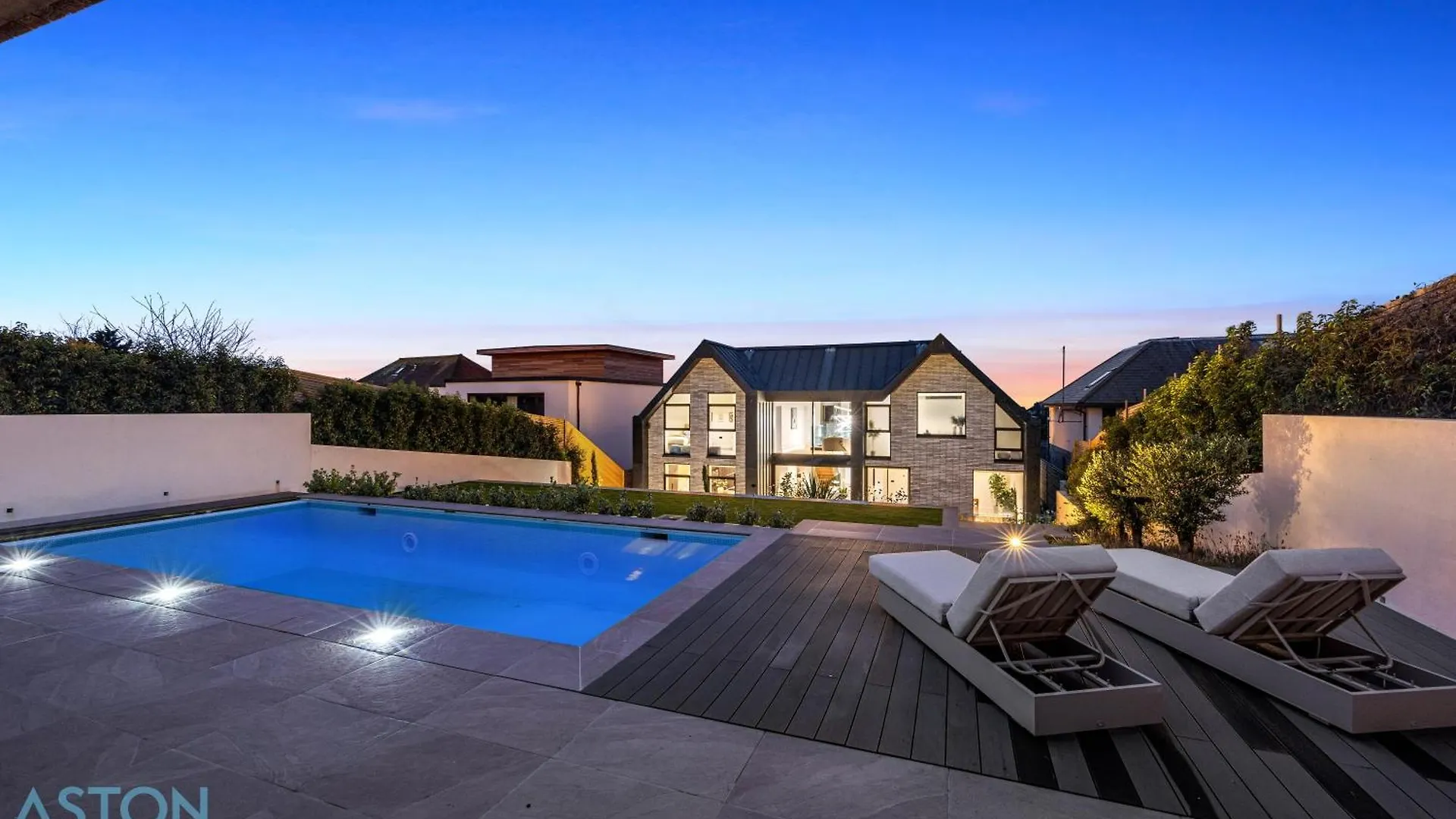 Luxe Retreat 5-Bedroom Designer Home Pool & Cinema Brighton 0*,  United Kingdom